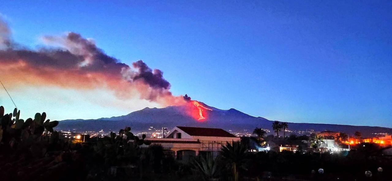アチレアーレ Casa Del Sole Con Vista Sull'Etna A 200 Mt Dal Mareヴィラ エクステリア 写真