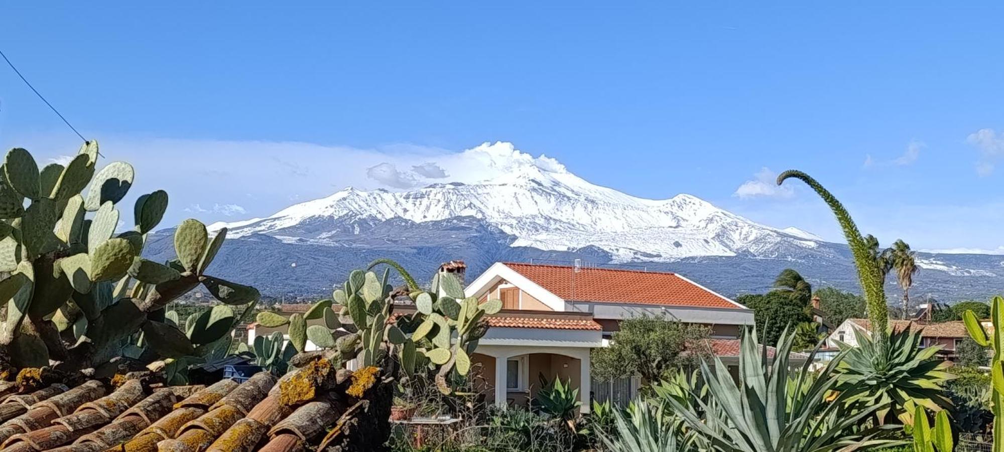 アチレアーレ Casa Del Sole Con Vista Sull'Etna A 200 Mt Dal Mareヴィラ エクステリア 写真