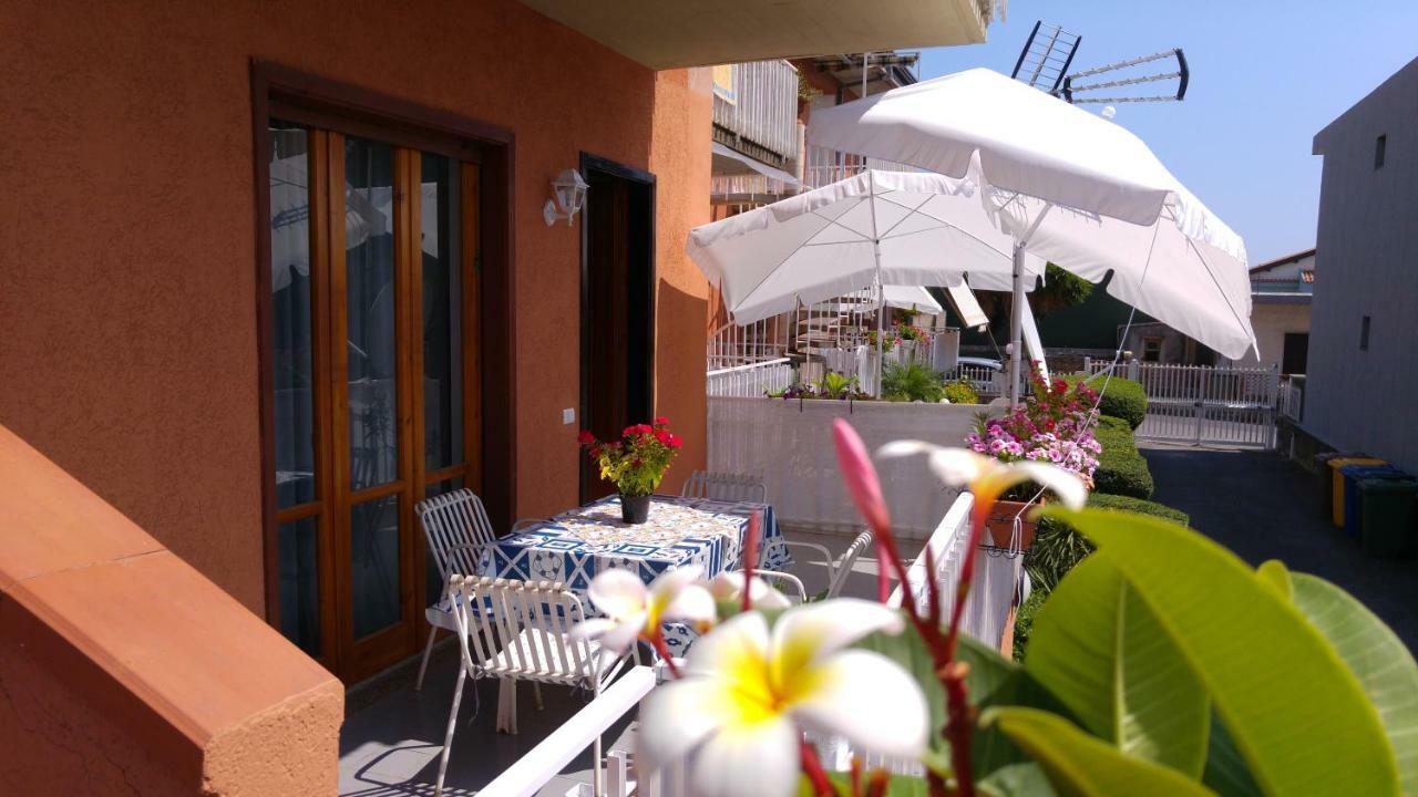 アチレアーレ Casa Del Sole Con Vista Sull'Etna A 200 Mt Dal Mareヴィラ エクステリア 写真